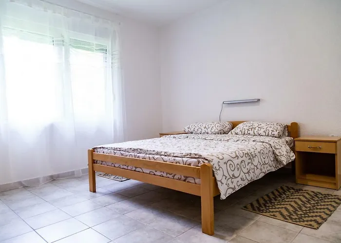 別荘 Bogoljubova Vinska Koliba